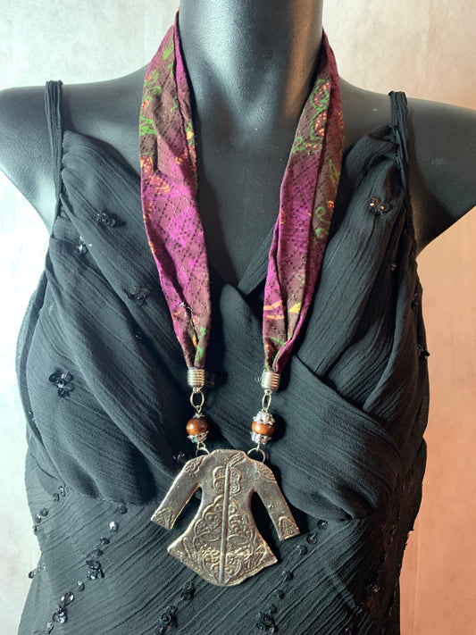 BATIK NECKLACE