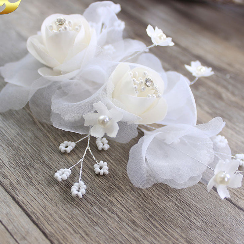 Wedding White big voile flower hair pin Description: hair pin  material: voile,pearl,glass beads  color:white  size:18*10cm