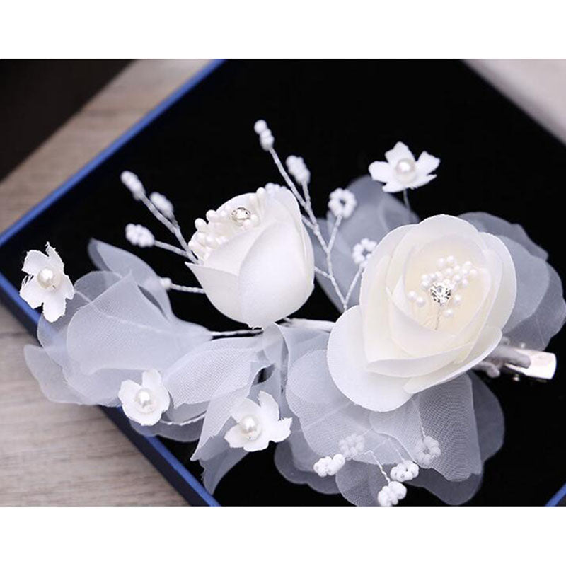 Wedding White big voile flower hair pin Description: hair pin  material: voile,pearl,glass beads  color:white  size:18*10cm