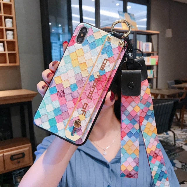 Fashion Plaid Style Wrist Strap Phone Case For iPhone X XR XS 6 6s 7 8 Plus 11 For iPhone 13 12 Pro Max 12mini SE with Lanyard