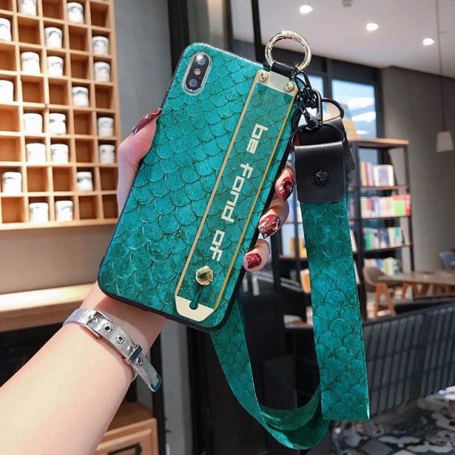 Fashion Plaid Style Wrist Strap Phone Case For iPhone X XR XS 6 6s 7 8 Plus 11 For iPhone 13 12 Pro Max 12mini SE with Lanyard